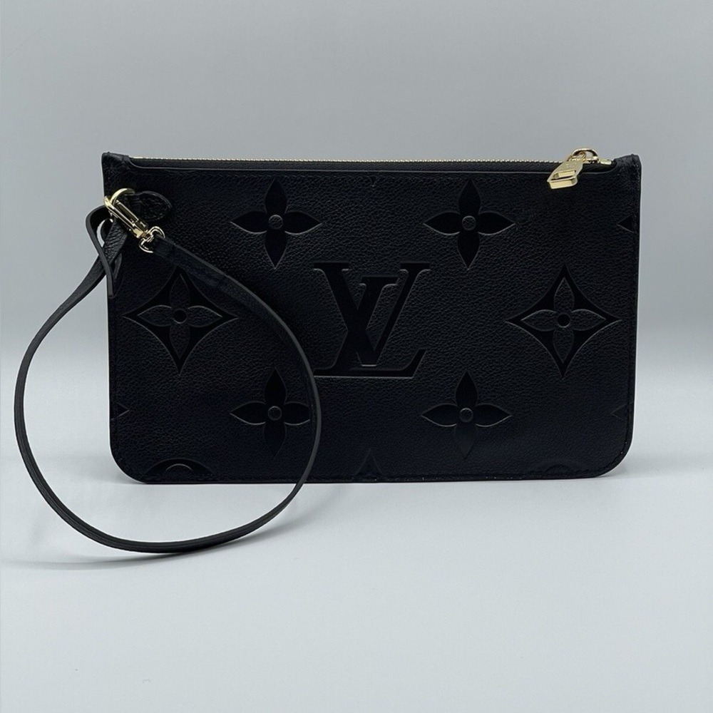Louis Vuitton Empreinte Monogram Giant Neverfull MM Pochette